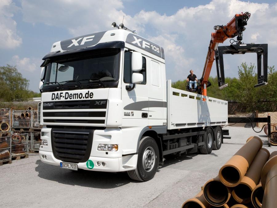  DAF XF105 6x2 FAS Space Cab 2006 года  (фото 2 из 5)